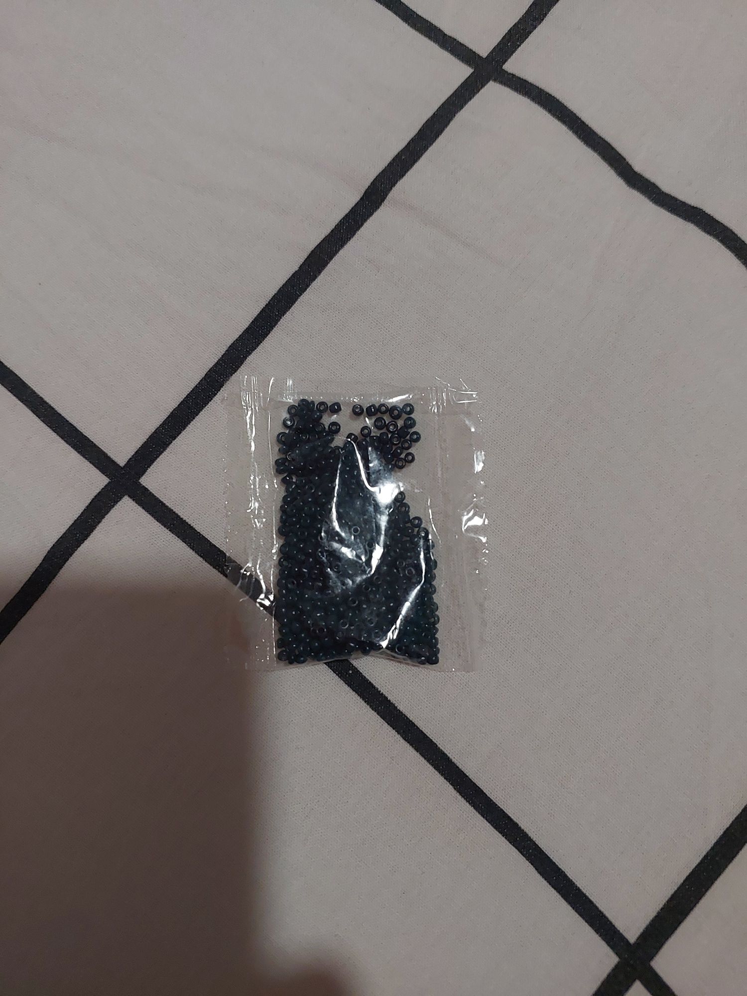 Продам бисер.2 цвета осталось!