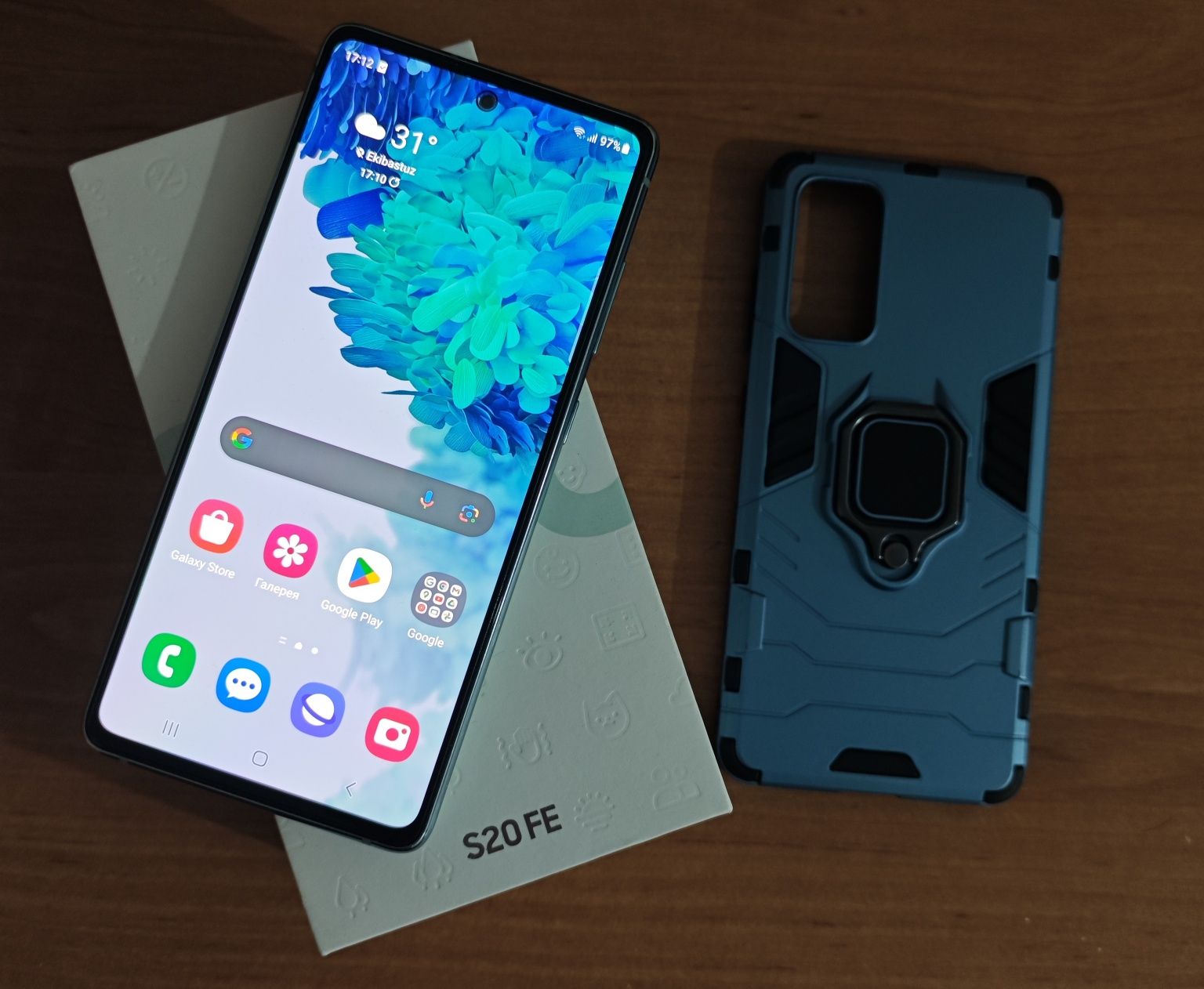 Продам Samsung S20 FE New (на проц Snapdragon) в идеальном состоянии