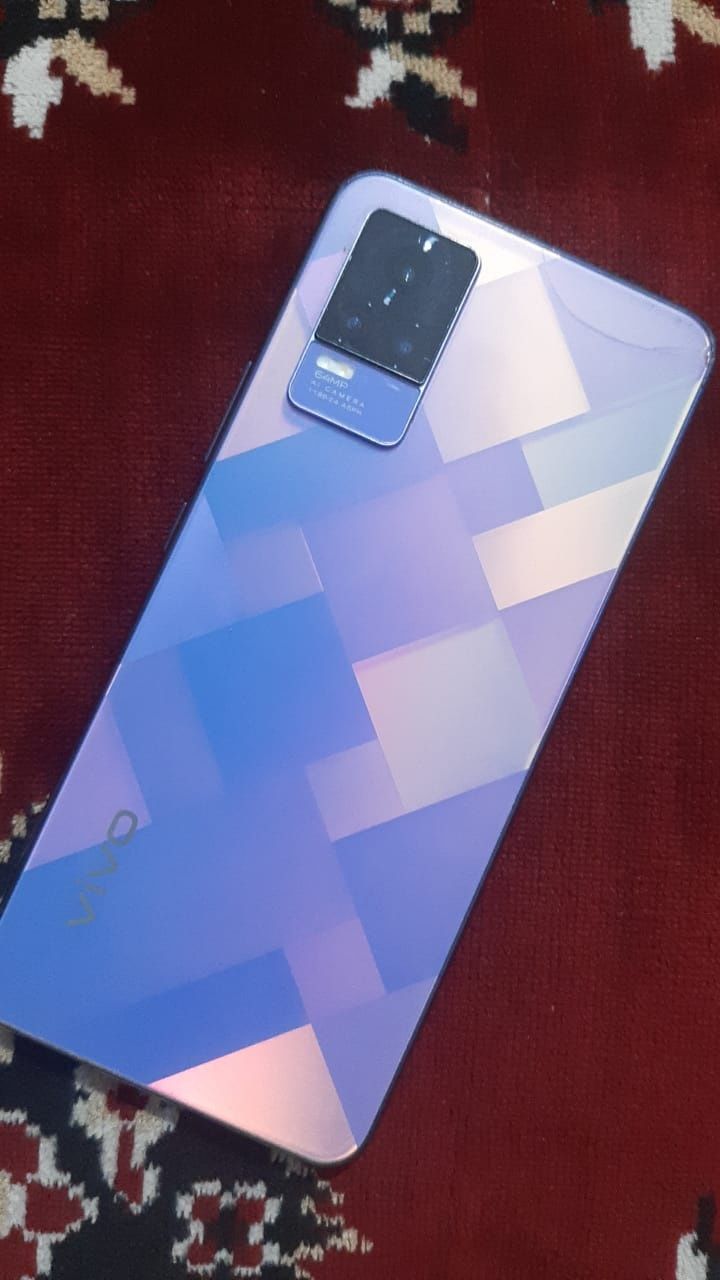 Vivo v21e 128gb.