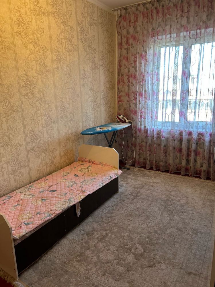 Детская кровать и шкаф б/у