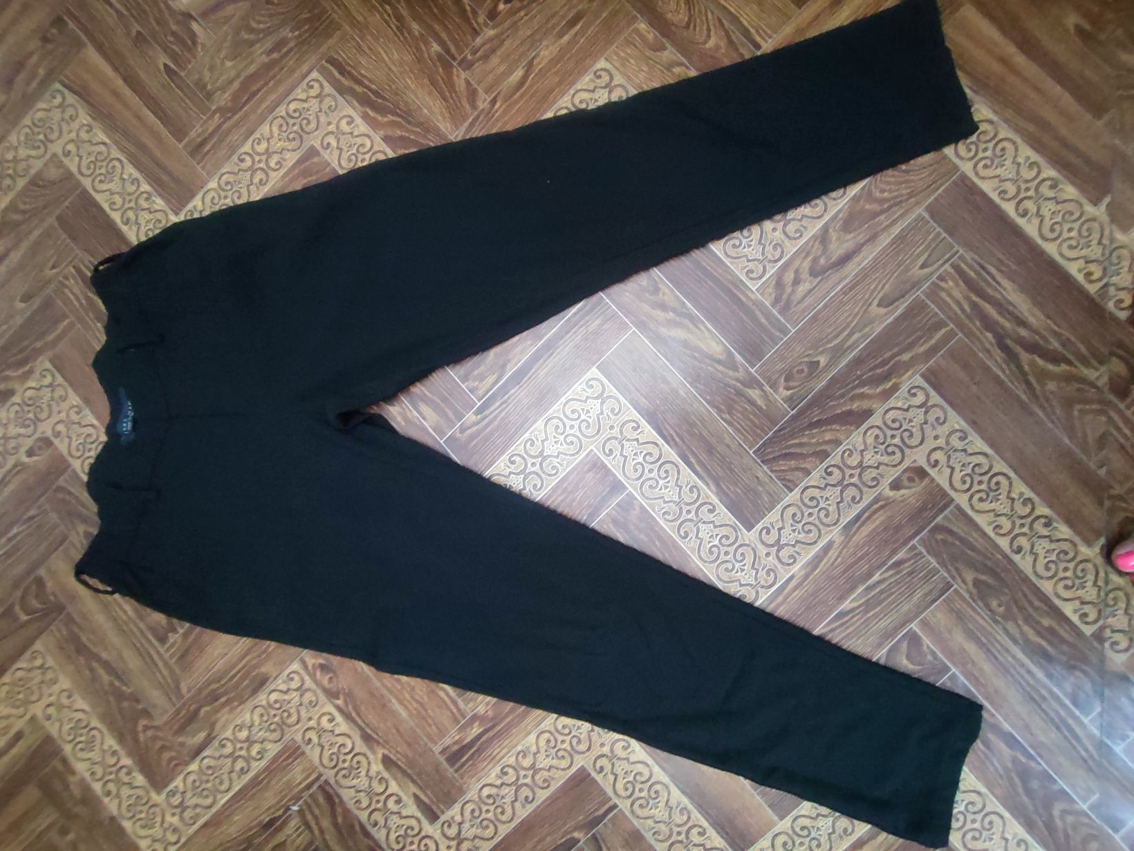 Продам брюки мальчик