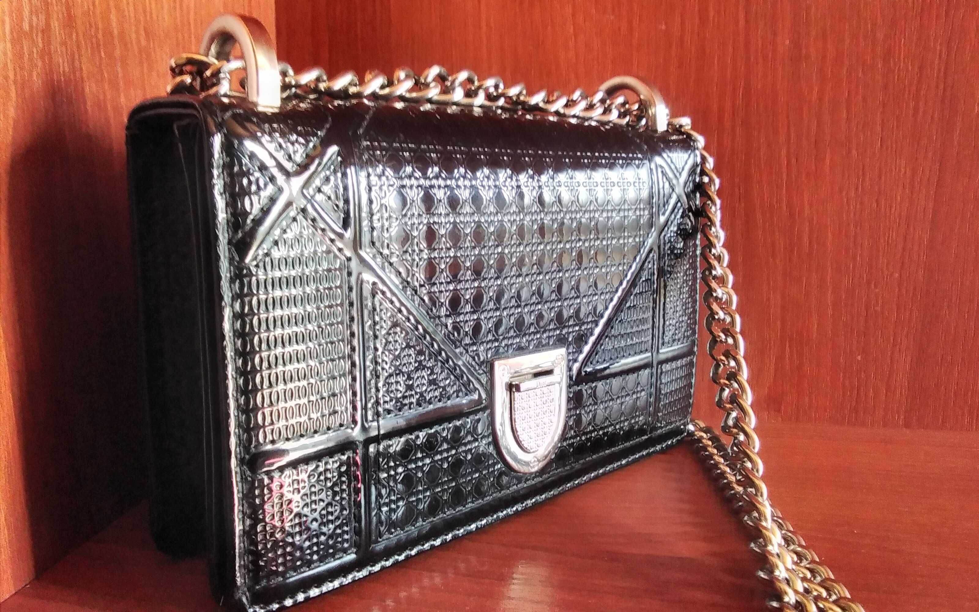 Сумка dior новая сумочка,  есть также другие клатчи