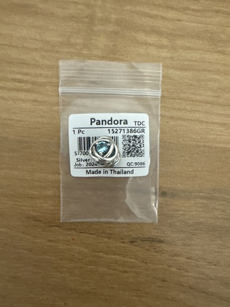 шарм PANDORA,Шарм со знаком бесконечности и голубым камнем