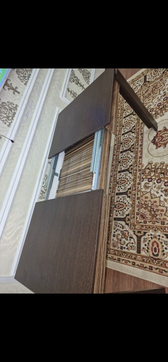 Стол гостиничный