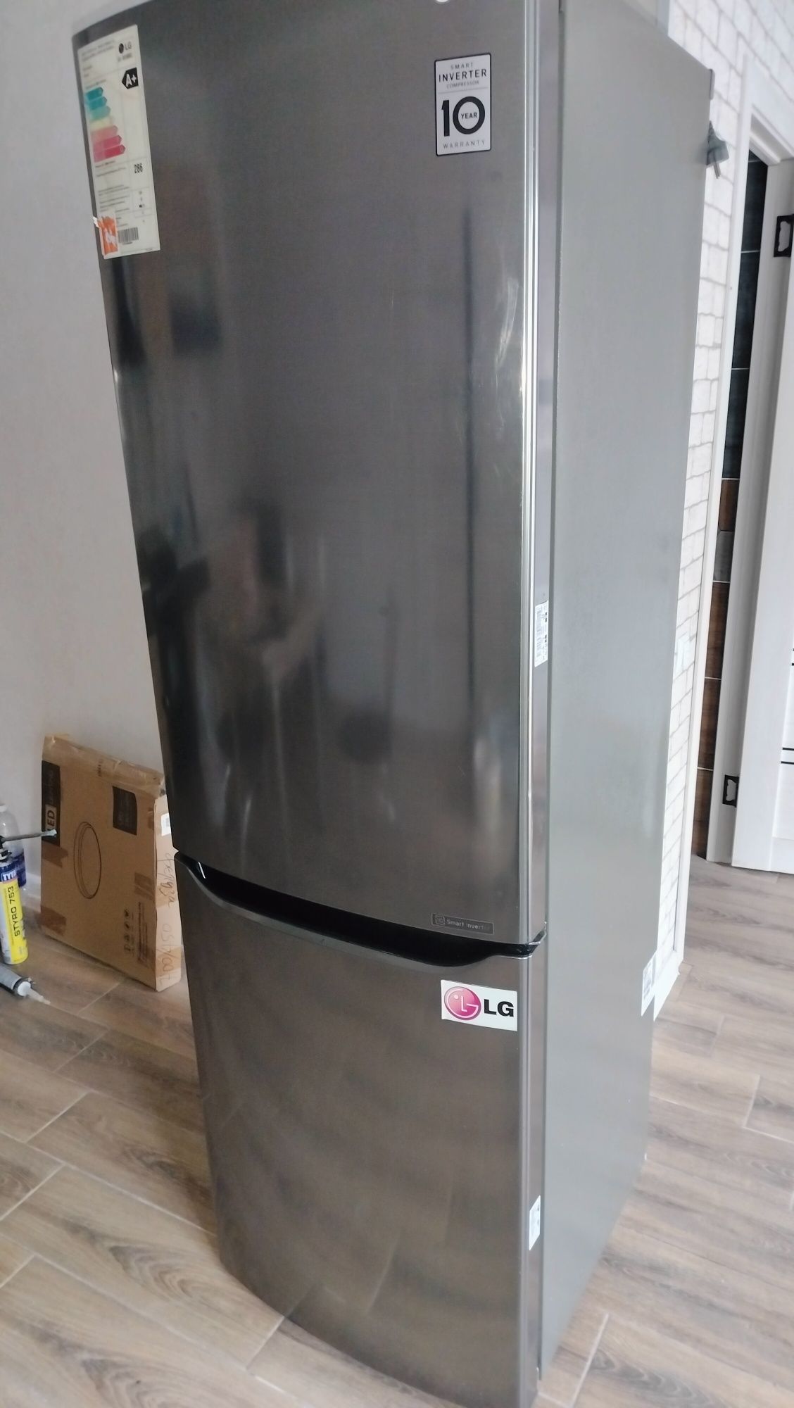 Продам холодильник LG