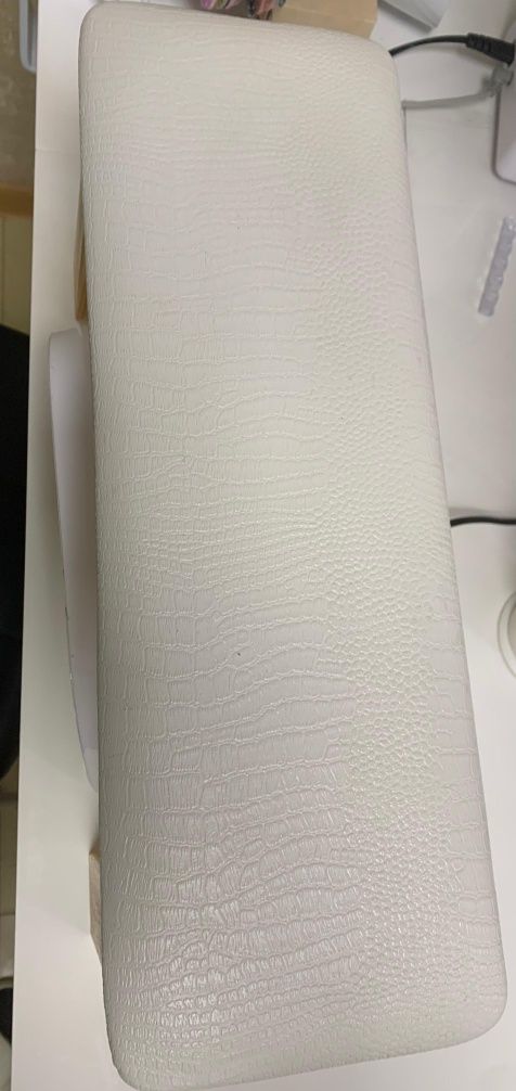 Продам подставку для рук.4500