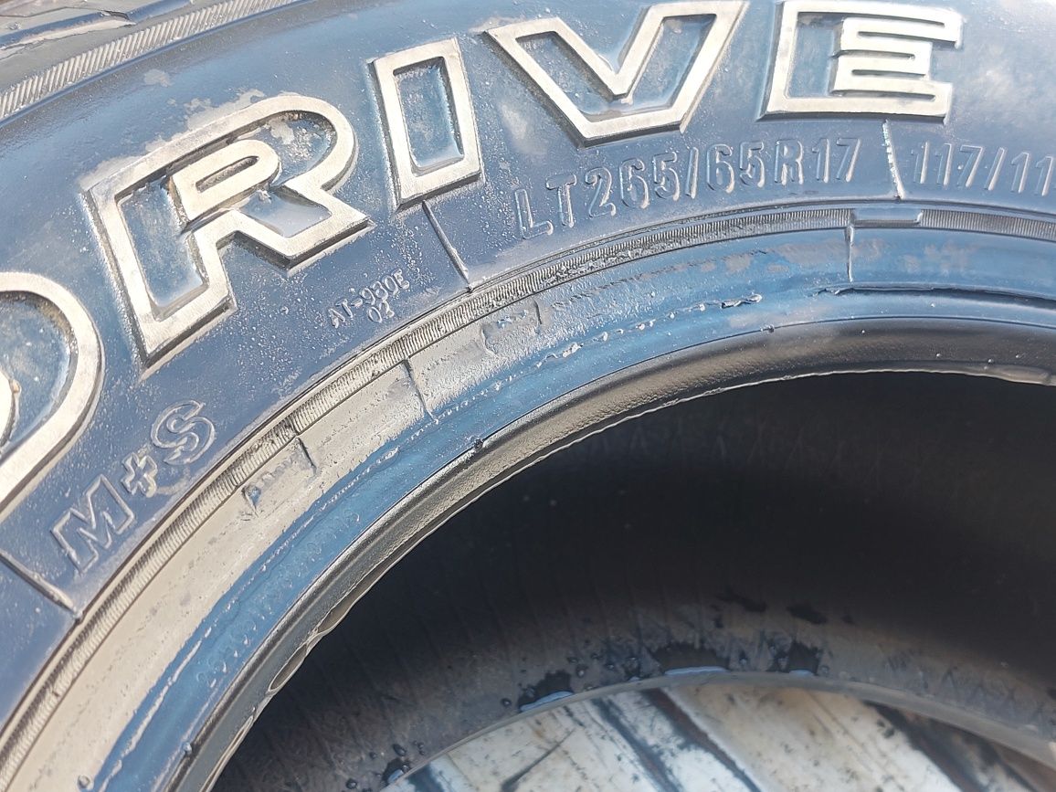 Продаётся  бу покрышка на пикап 265/65 R 17