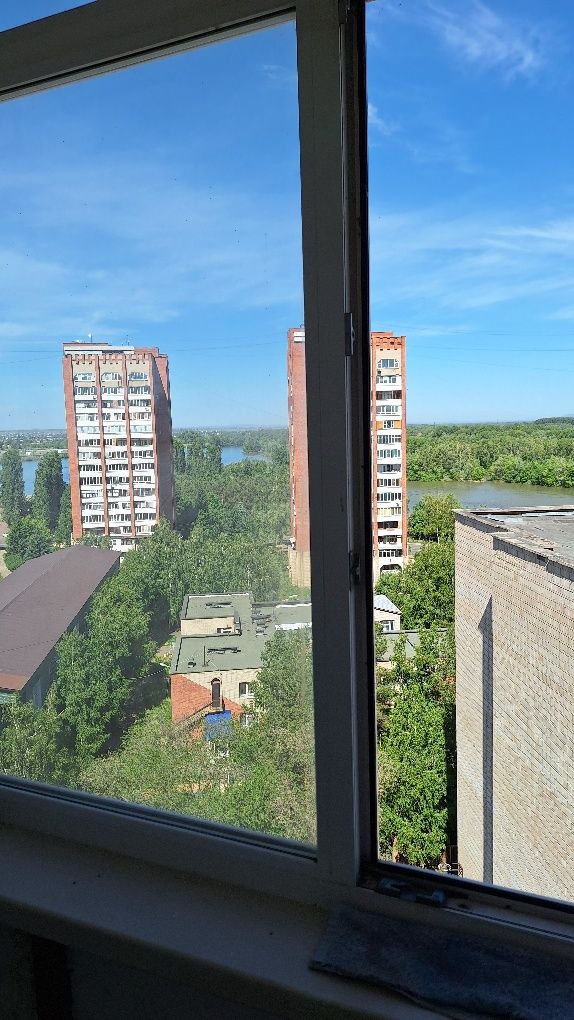 Продам 2 комнатную на Стрелке