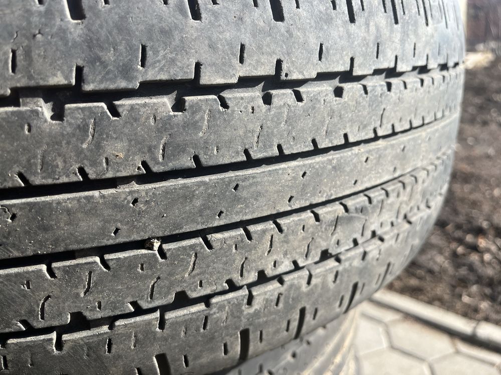 Продам коплект летней резины Triangle 215/70R16
