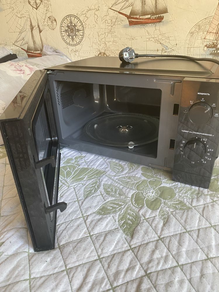 Продам Микроволновую Печь