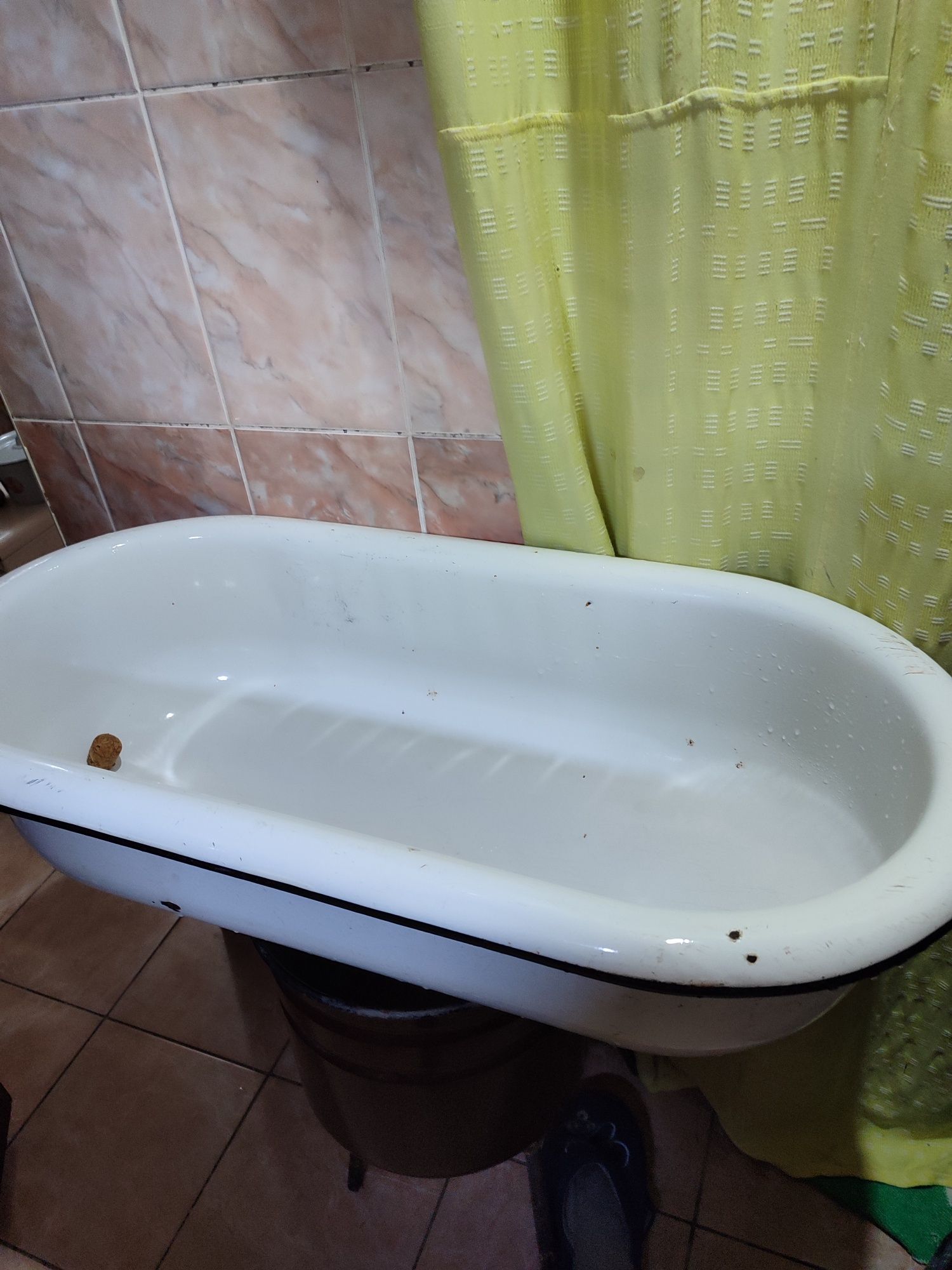 Продам детскую ванную эмалированную Б/У