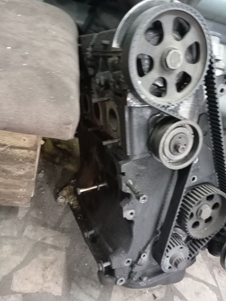 Продам двигатель Ауди С4 16 клапанный
