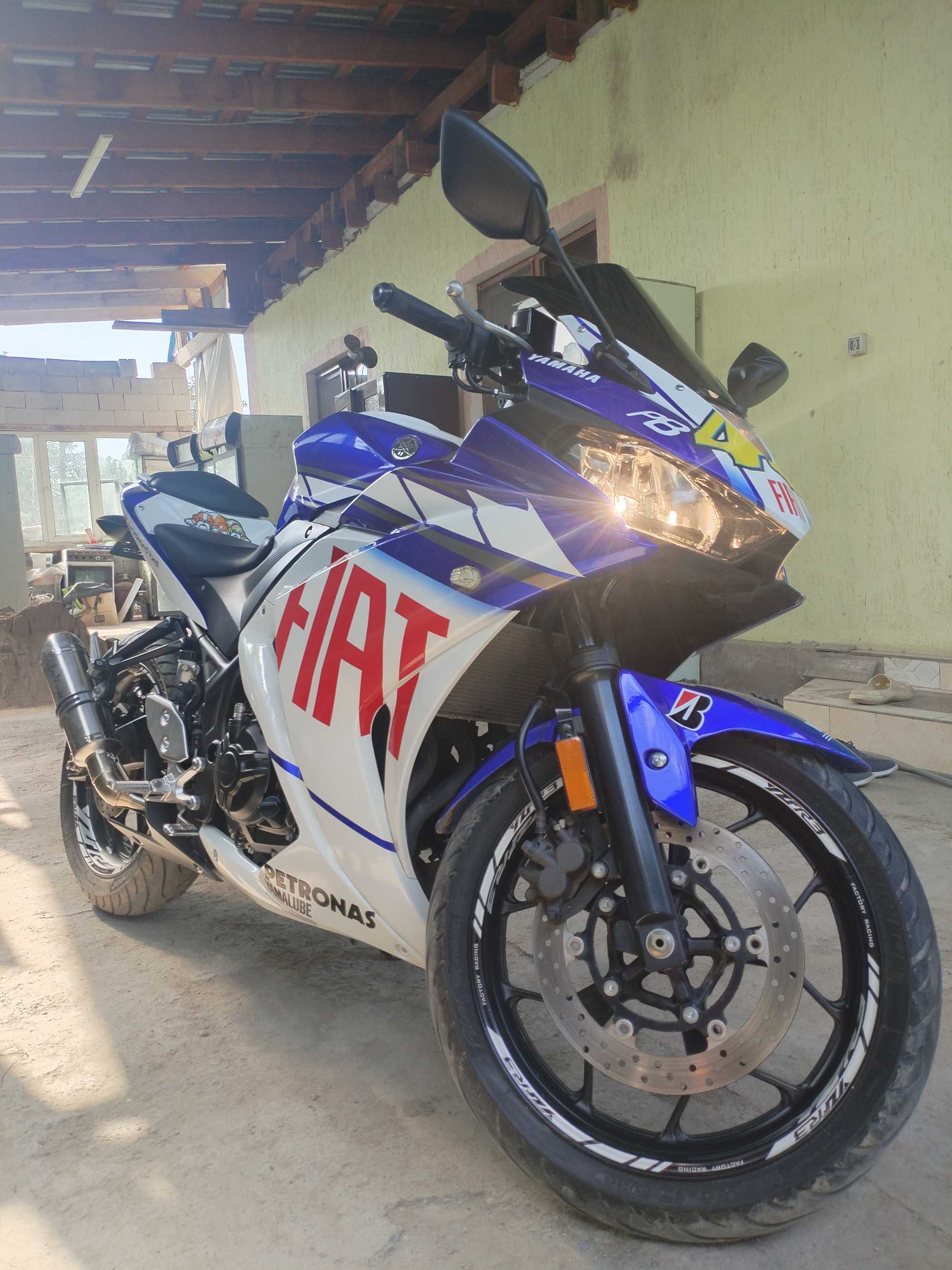 Мото Yamaha YZF r3