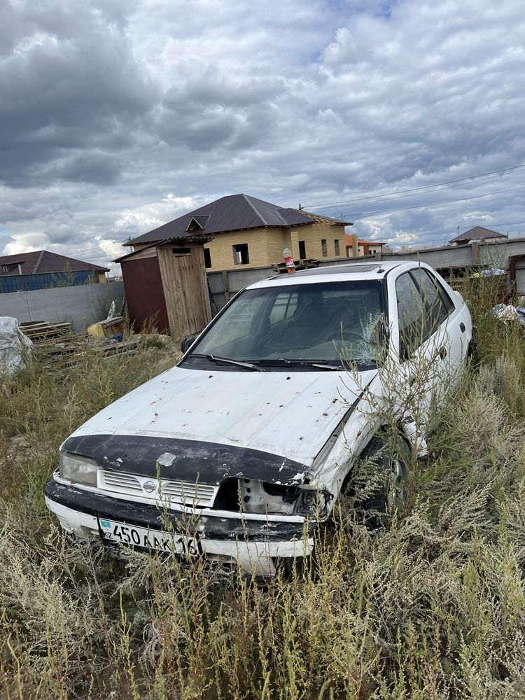 Nissan Sunny 1993
