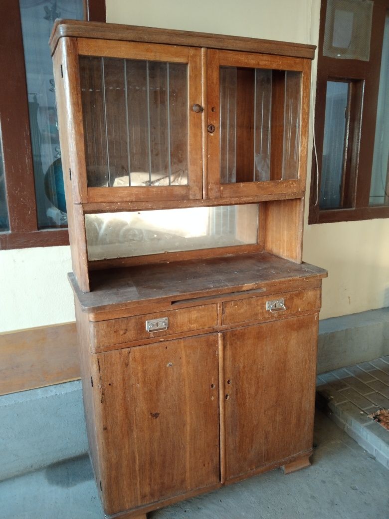 Старый буфет продам