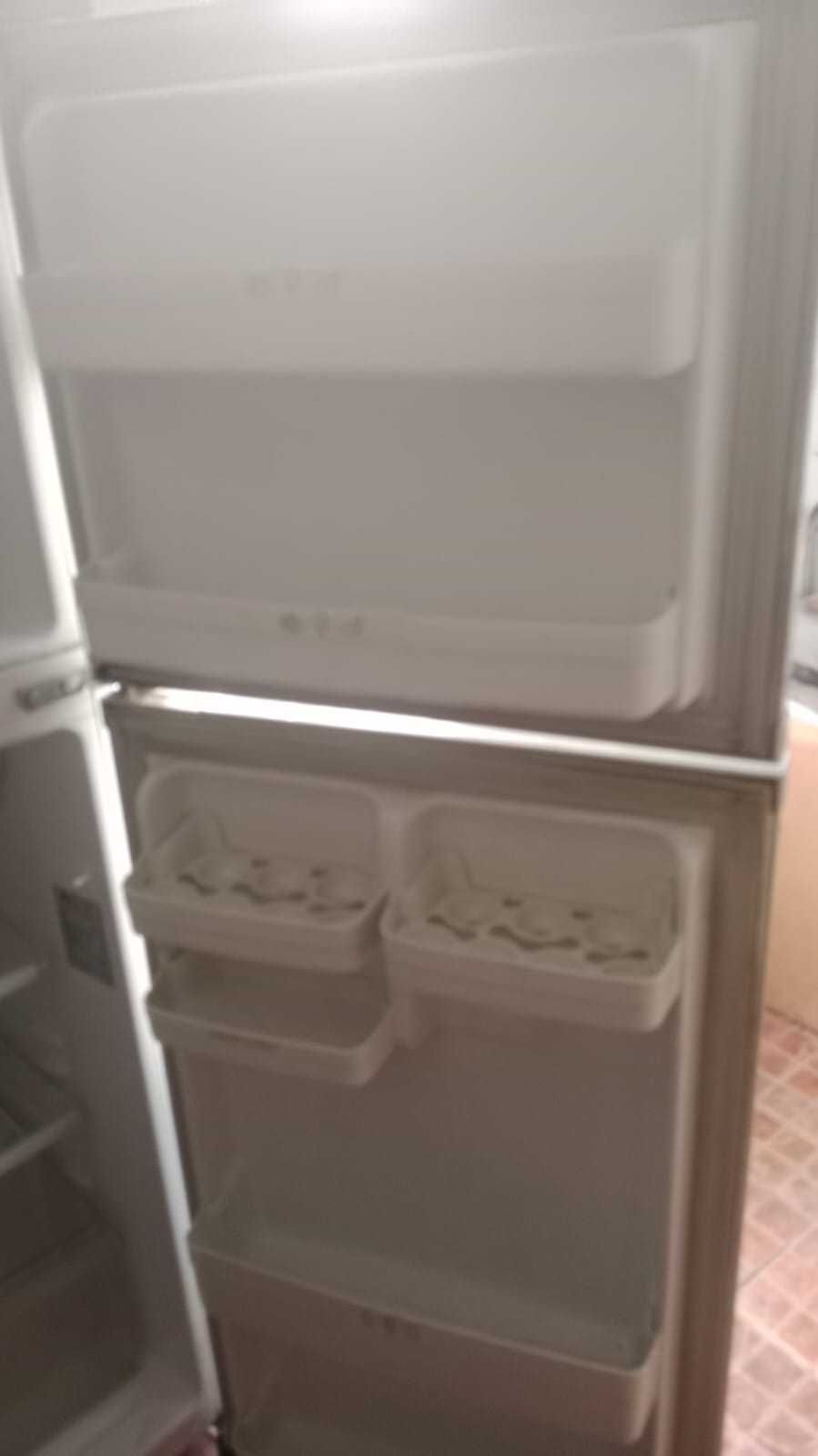Холодильник LG Express Cool