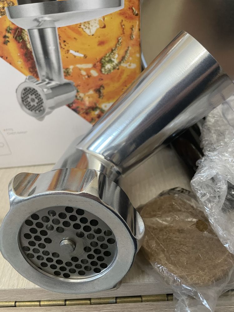 Продам  насадку на мясорубку новая .