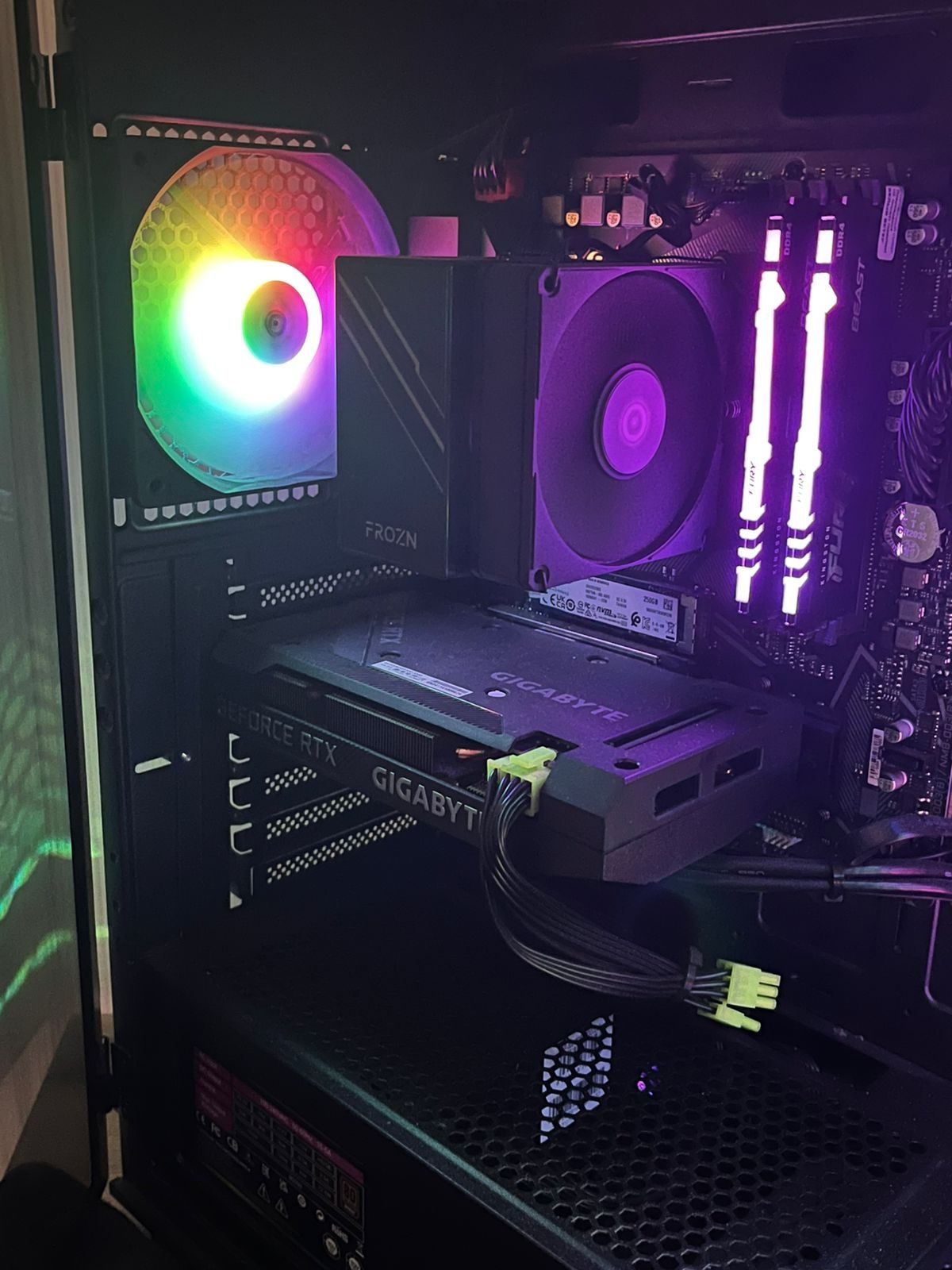 Игровой ПК Ryzen 5 + RTX 3060 Windforce | 16 ГБ ОЗУ | Windows 11 Pro