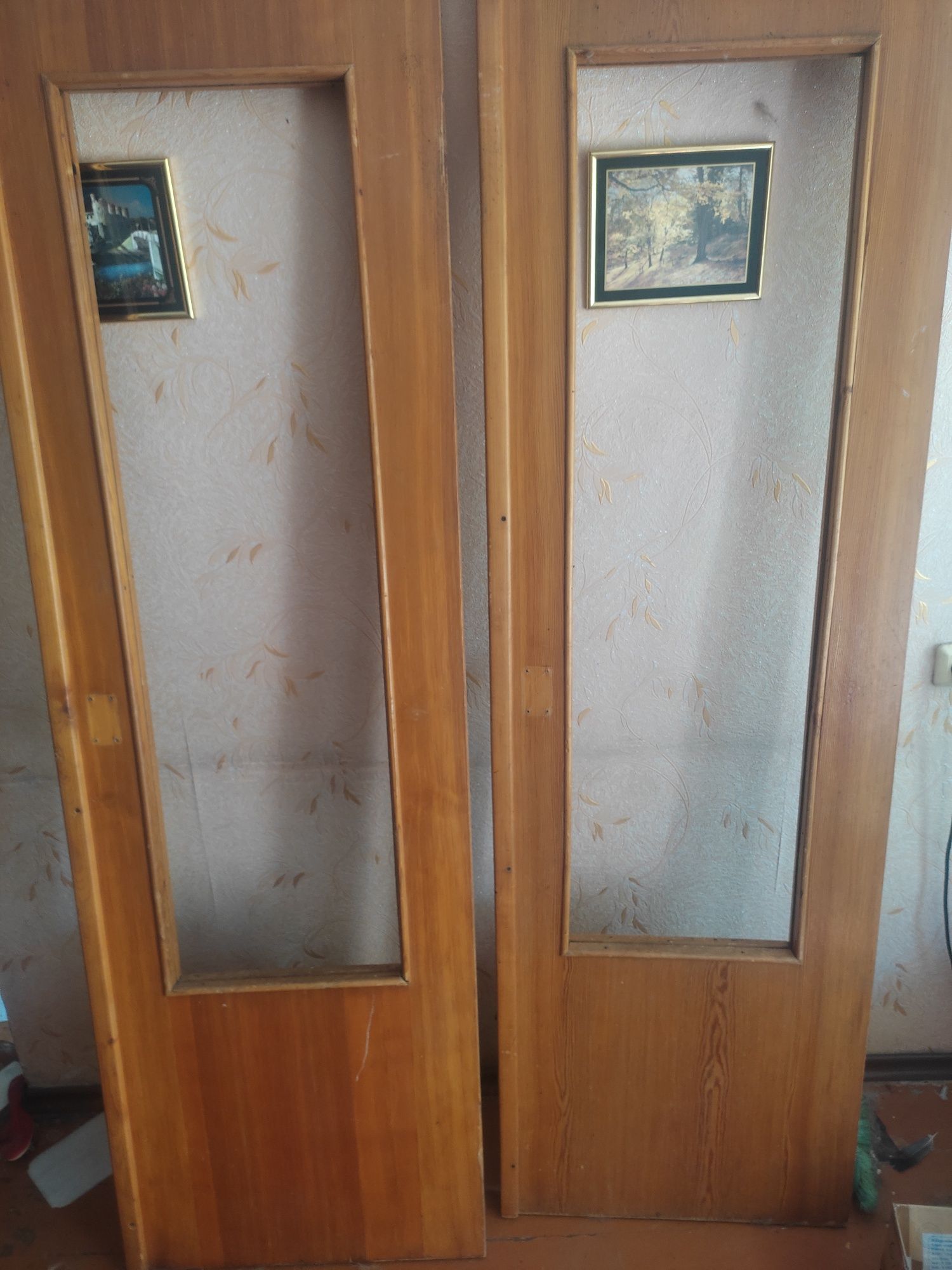 Продам двери деревянные