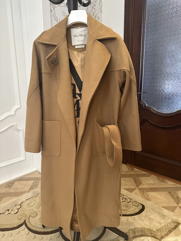 Легкий новый пальто Max Mara по вкусной цене