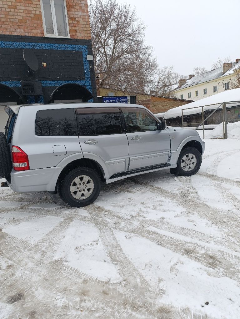 Продам авто Митсубиси паджеро