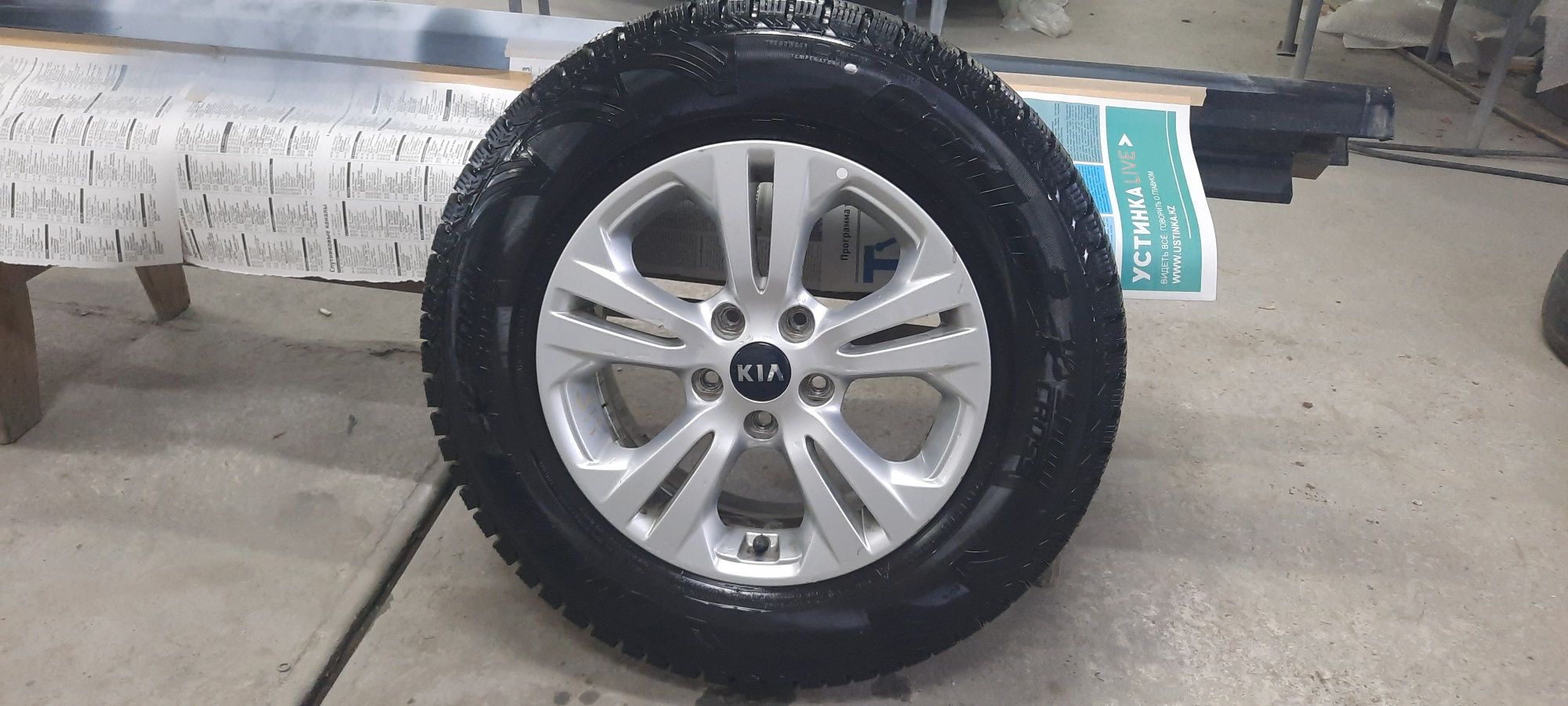 Продам оригинальные диски с зимней резиной R16 215/70