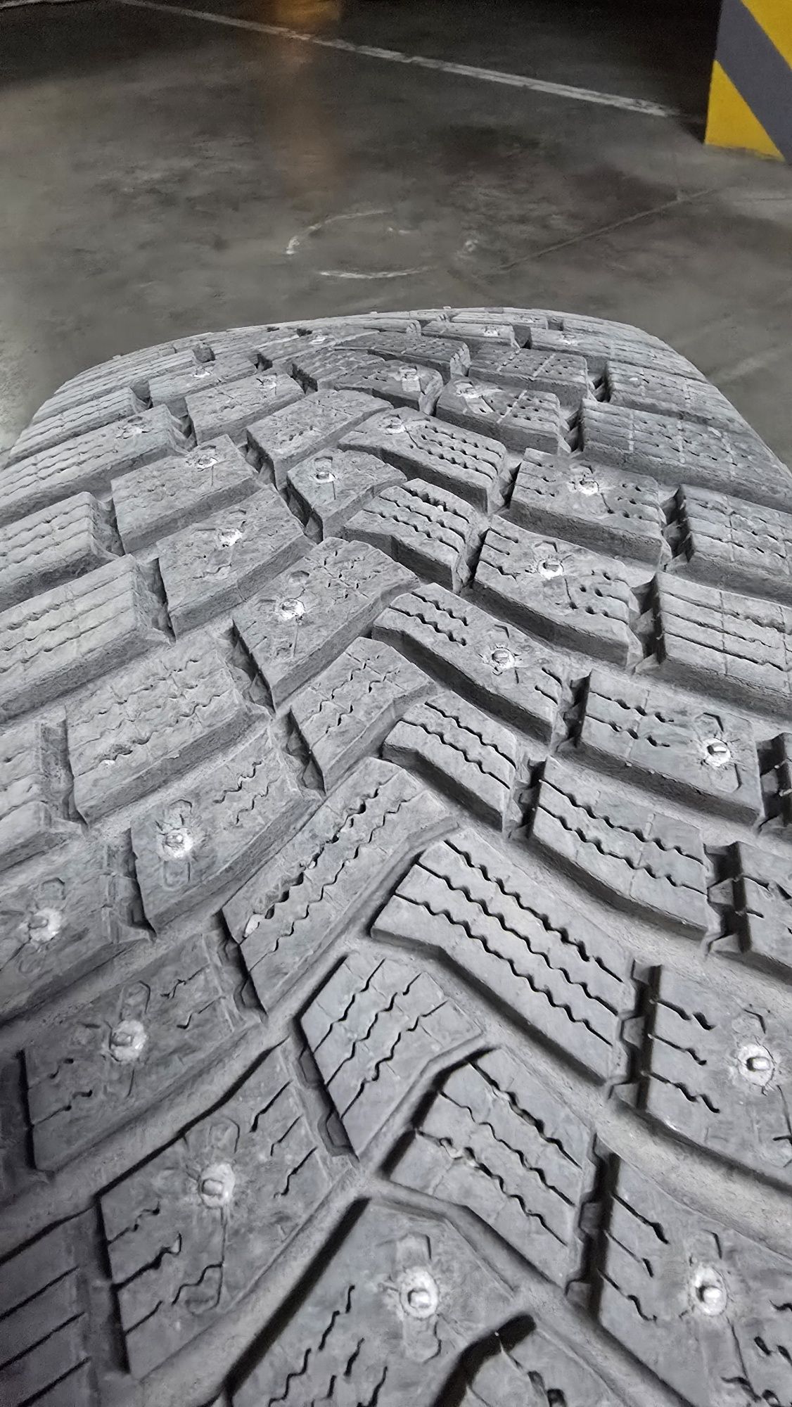 Продам зимние шины Continental Ice Contact 3