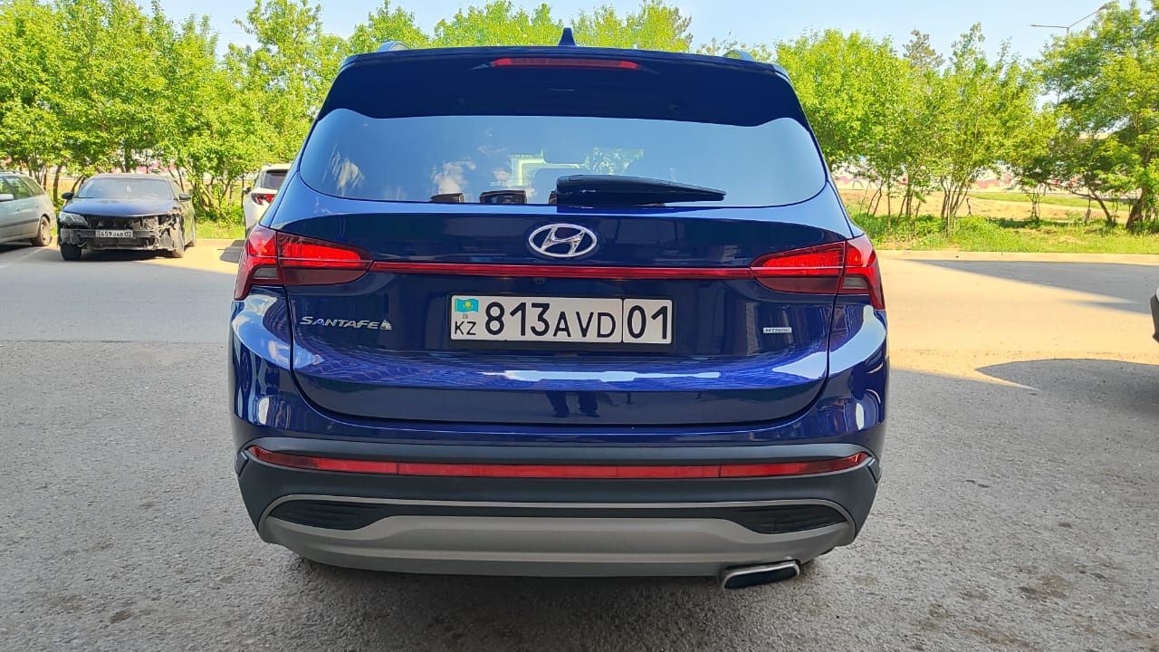 Продаю Hyundai Santa Fe 2022 года