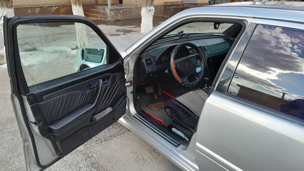 Mersedes-Benz C280
