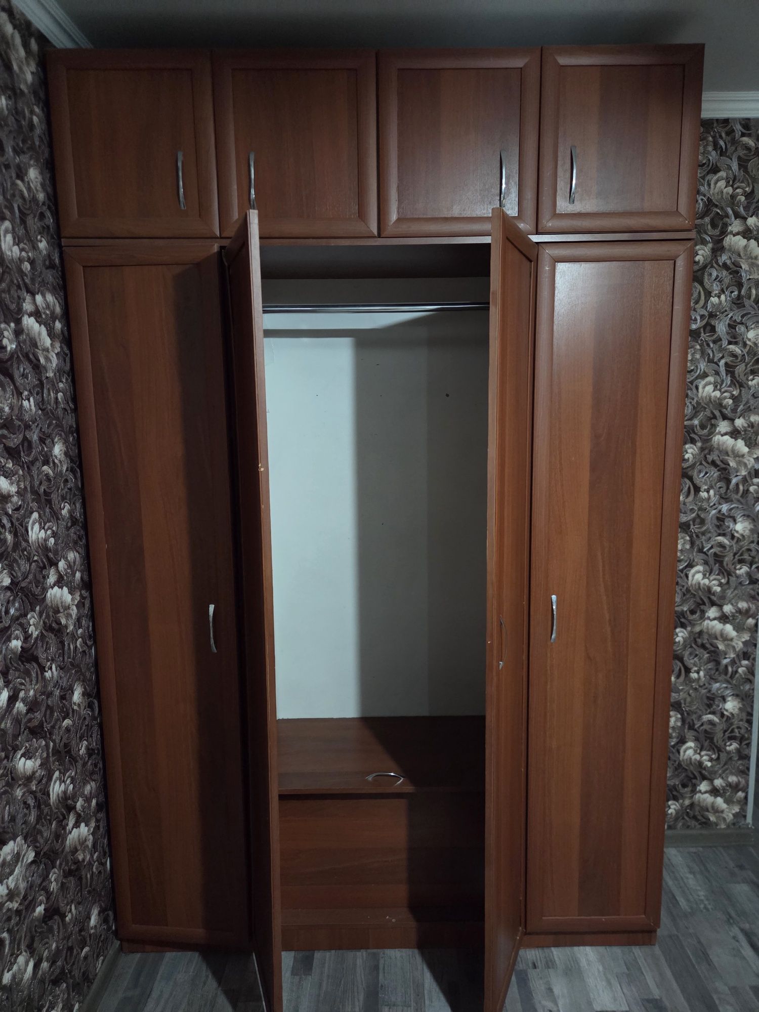 Продается Шкаф б/у