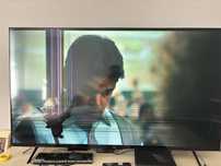 Телевизор TCL 75 диагональ, экран сломанный