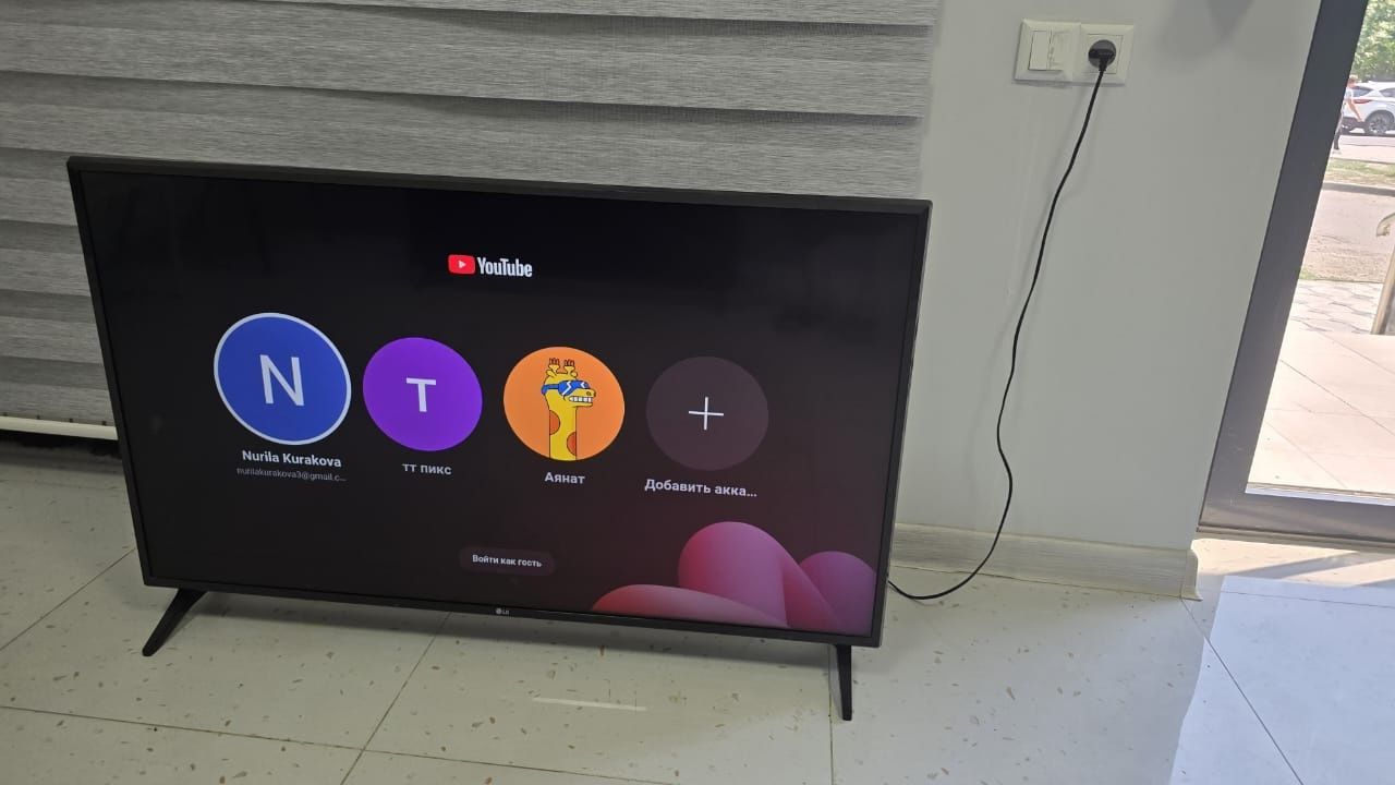 Срочно продам почти новый телевизор LG смарт тв