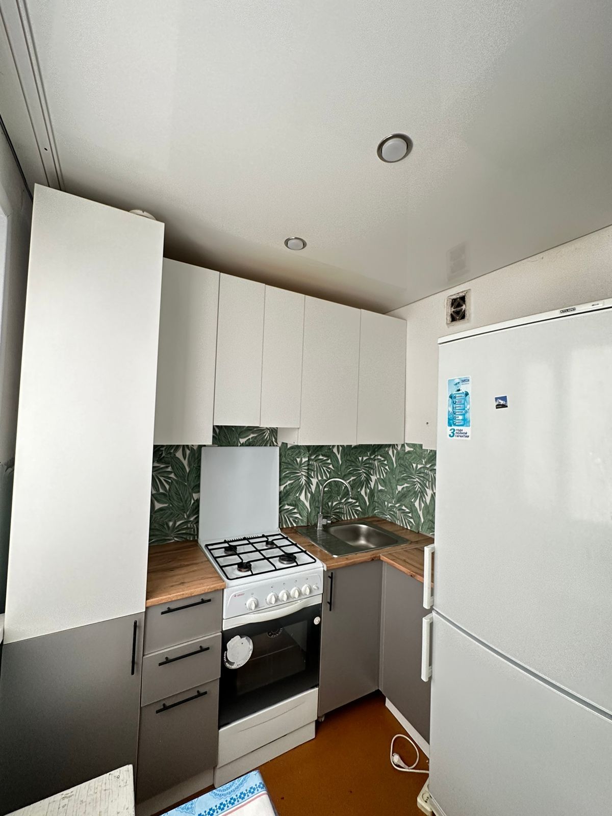 Продам 2 ком кв в районе Айсберга, 3 этаж