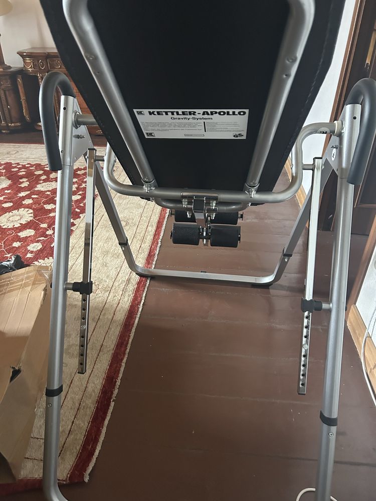 Инверсионный стол Kettler Apollo.