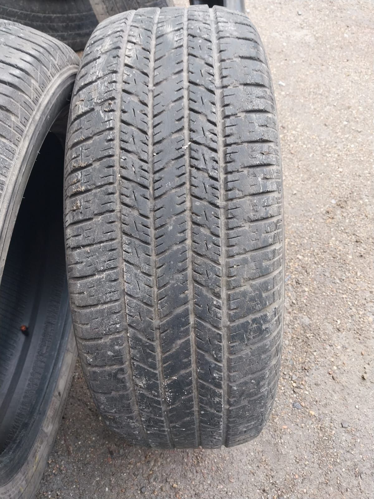 2 шины летние Firestone.