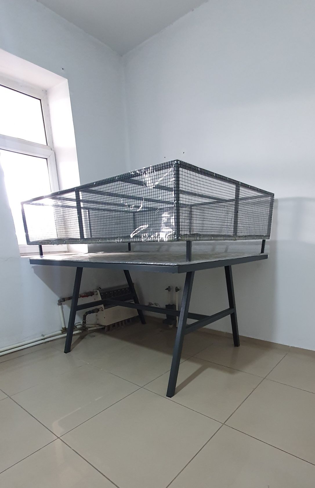Продам брудера с подставками