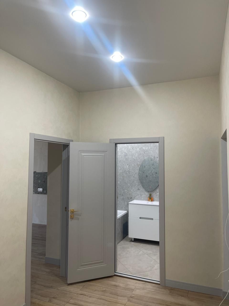 Продам 1 кв 53 квм по Санкибай батыра 177А