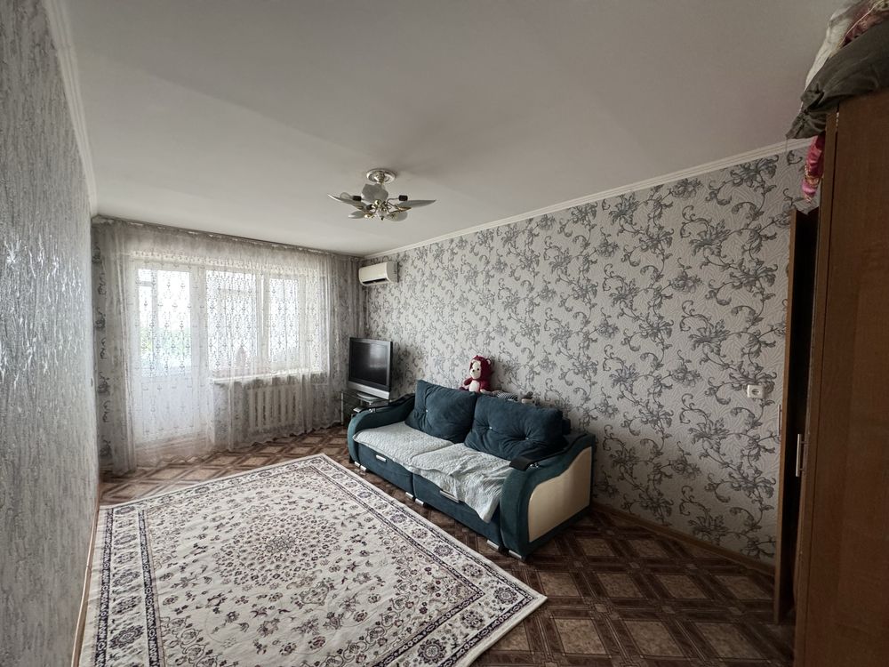 Продам 1 ком квартиру в 12 мкр