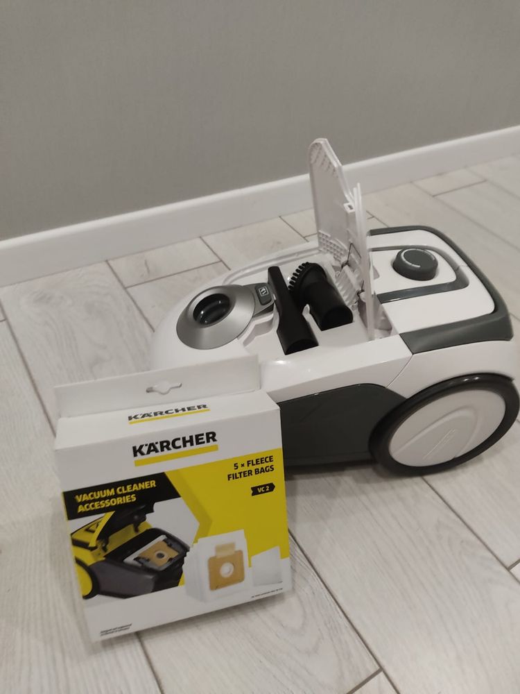 Пылесос Karcher VC 2 Premium белый