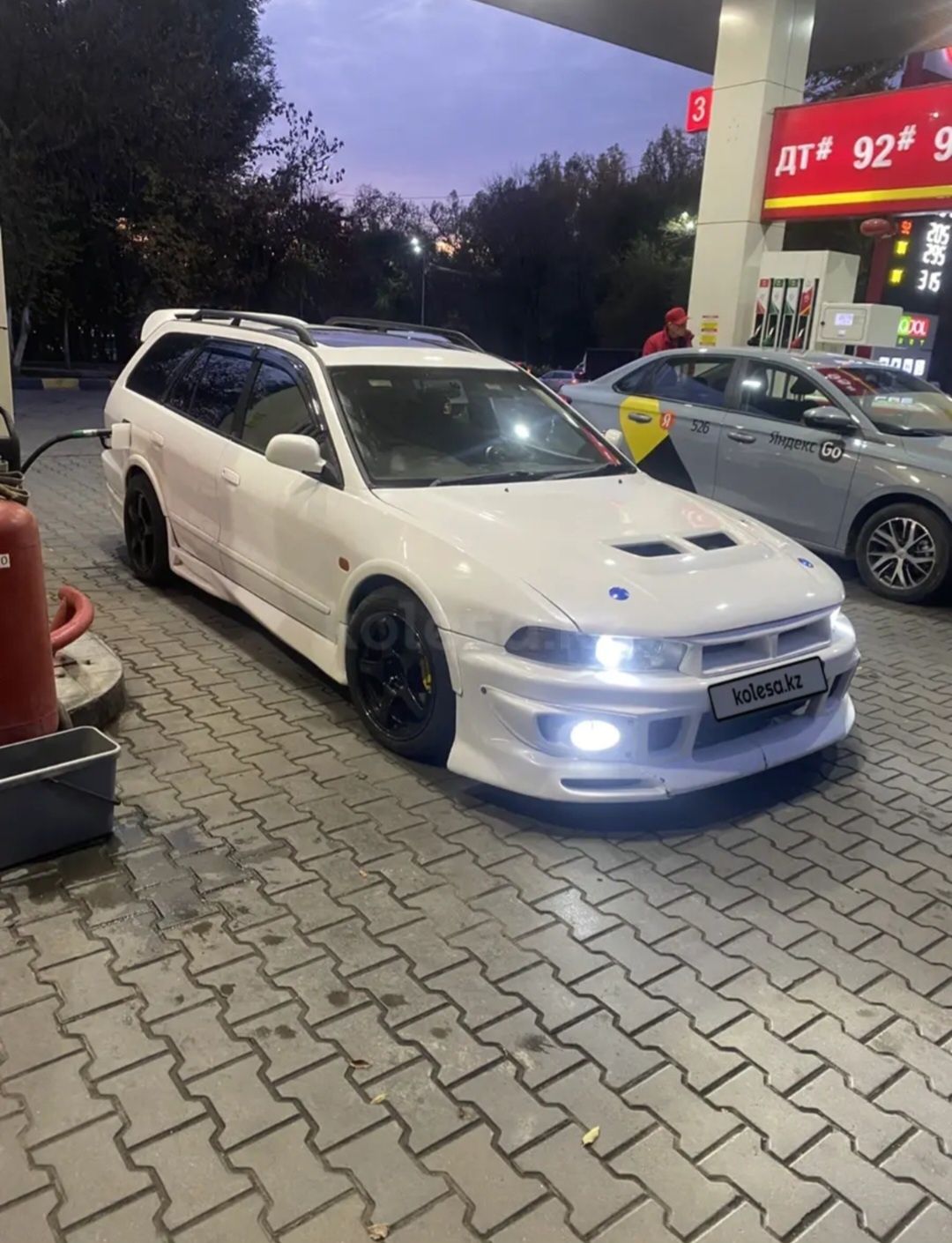 Mitsubishi legnum
