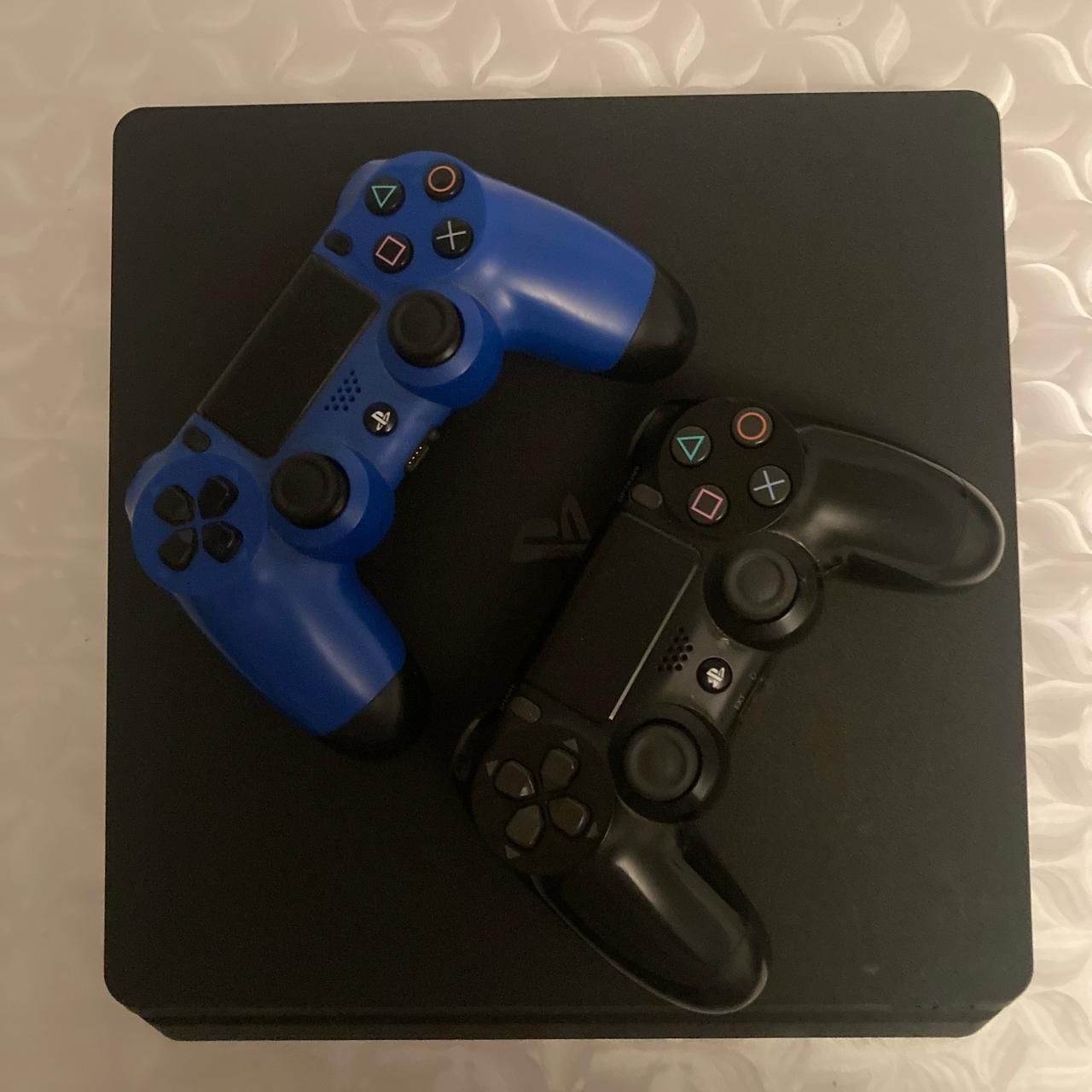 Ps4 slim + 2 джойстика