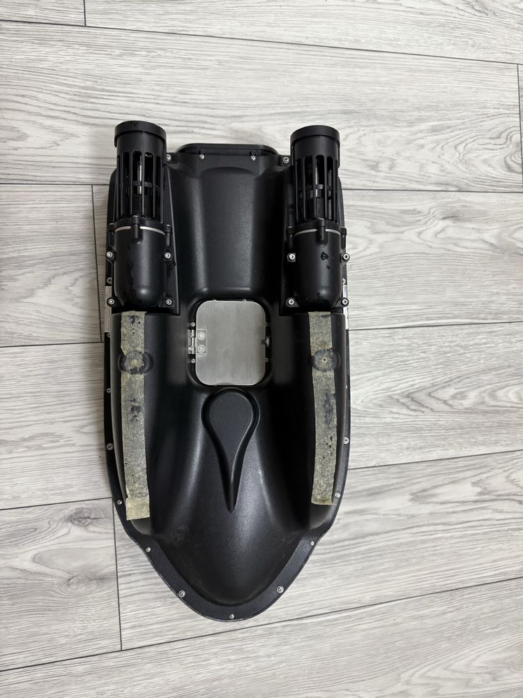 Прикормочный кораблик BOATMAN Actor GPS CAMO