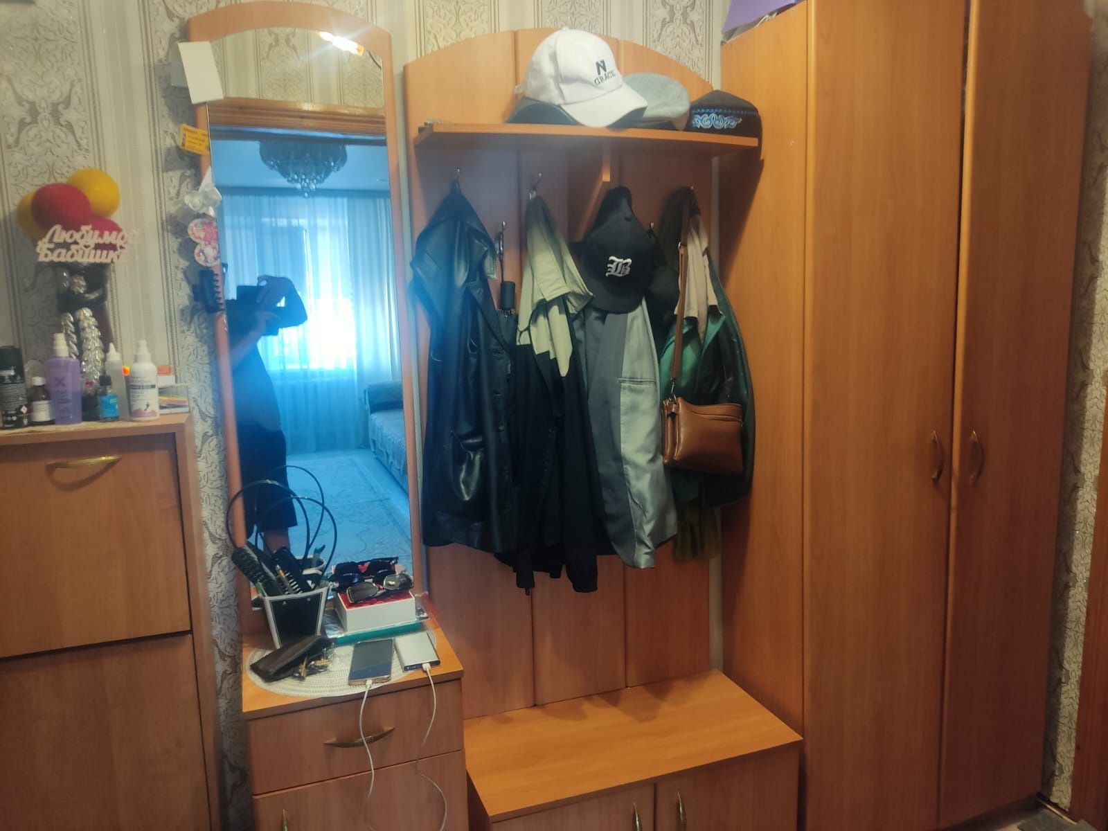 Продам прихожую.