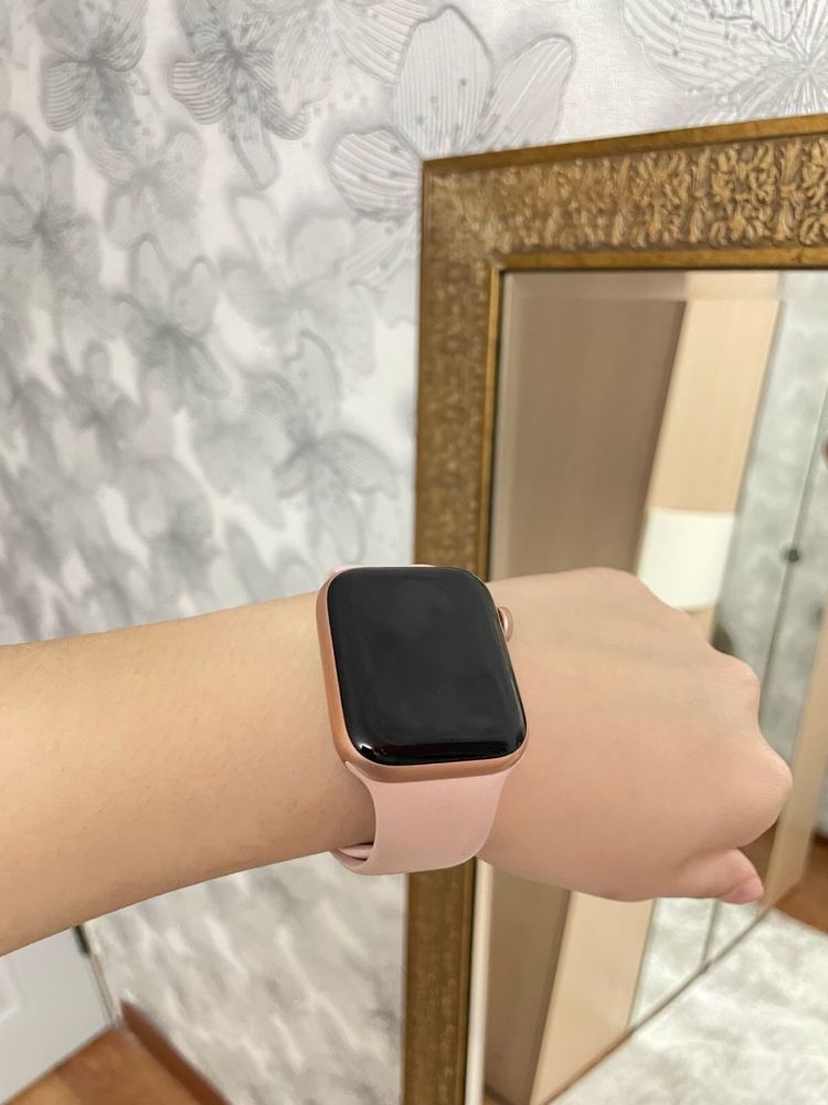 Apple Watches 6 series  44 mm