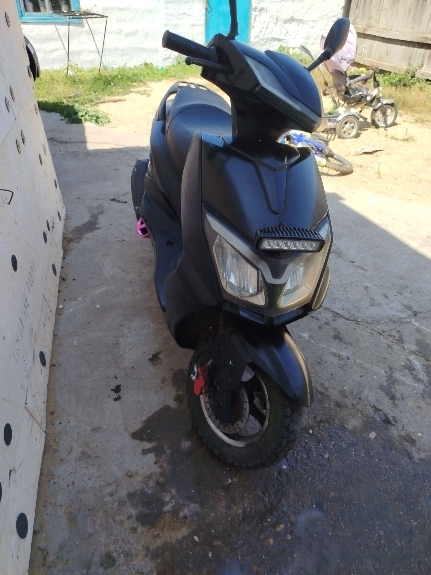 Продам скутер 150ку