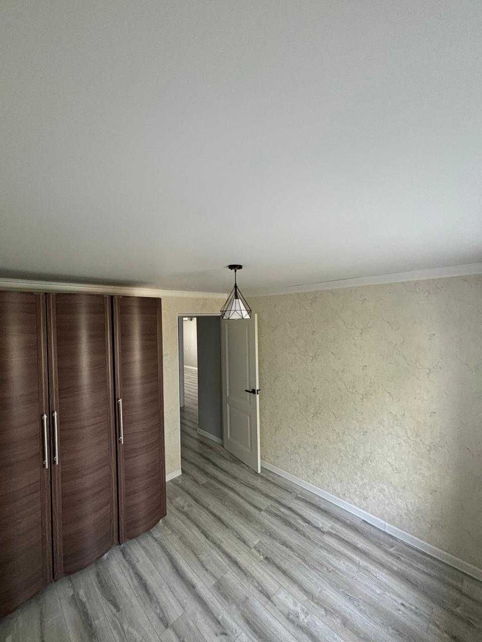Продам 3 комн. квартиру в АКТЮБИНСКОЙ ОБЛ.г. Алга 4 мкр.д.5 на 2 этаже