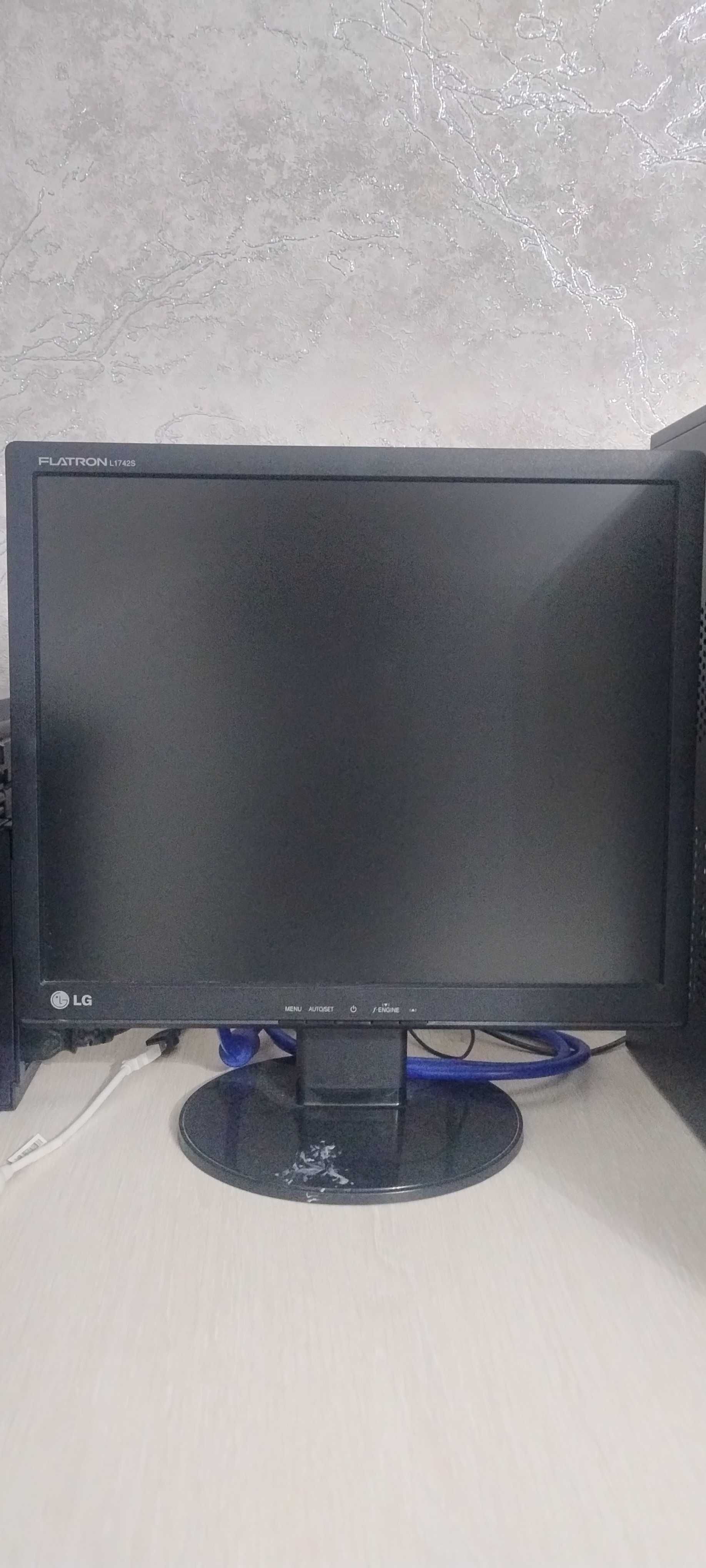 Монитор LG 17 черный