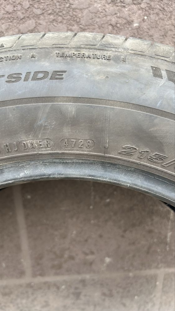 Продам шины 215/65R17