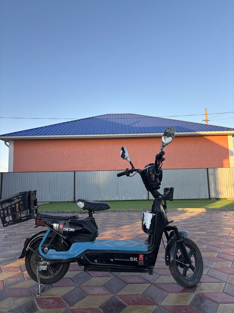 Продается Скутер Sk8