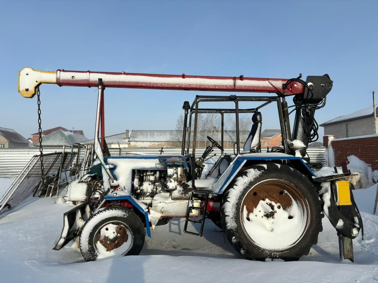 Продам МТЗ-80 на базе манипулятора